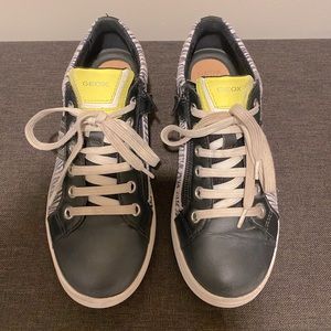 GEOX girls sneakers size 4